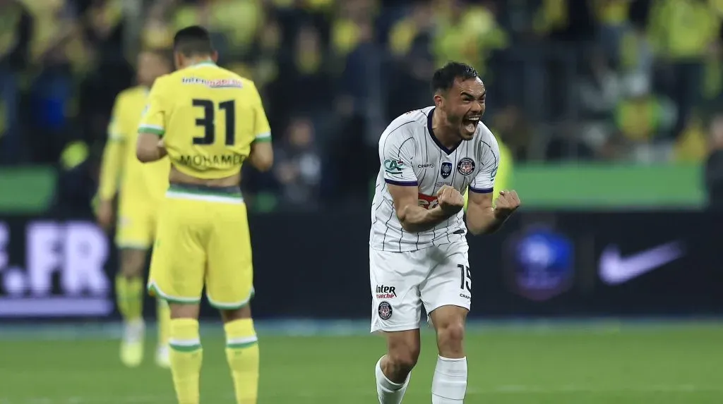 Gabriel Suazo levantó su primera copa en Europa.