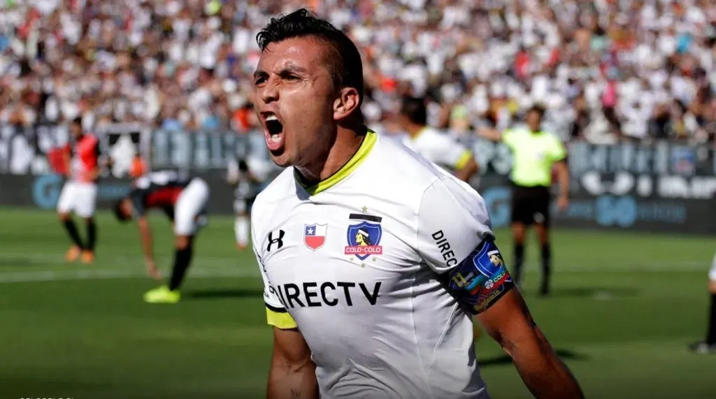 Gonzalo Fierro luce su jineta de Capitán con los colores Mapuches. | Imagen: Colo Colo.