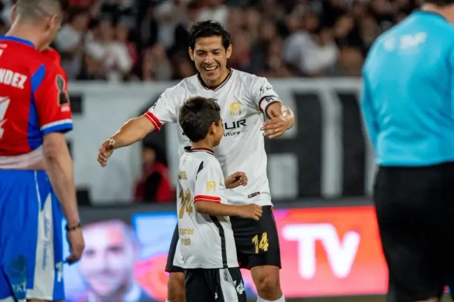 Matías Fernández compartió en cancha con su hijo. | Imagen: Guille Salazar/DaleAlbo.