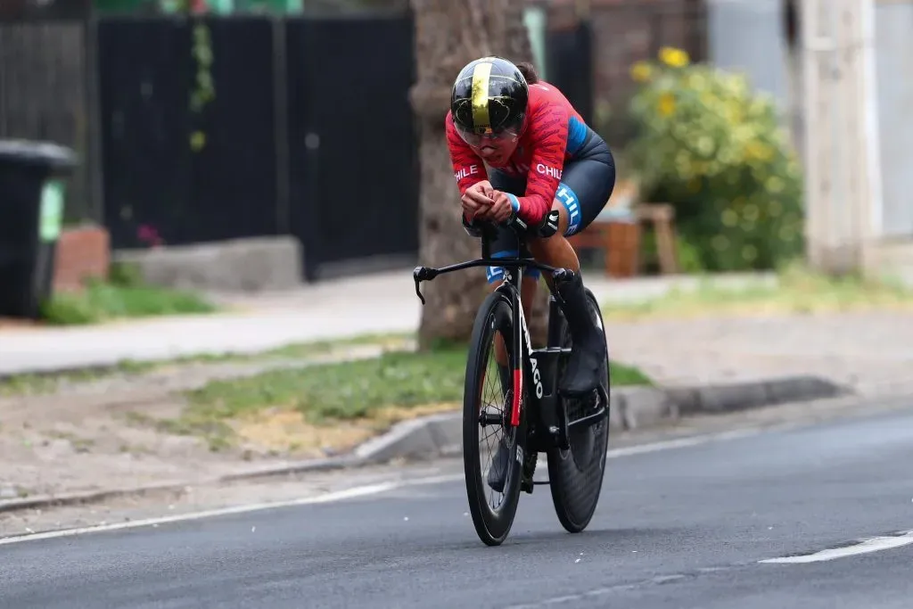 Aranza Vilallón se queda con el bronce en una infartante definición en Ciclismo Ruta contrarreloj. Fuente: Team Chile.
