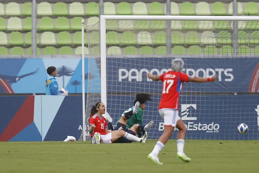 Daniela Zamora fue la autora del gol en la victoria chilena. Fuente: Twitter La Roja