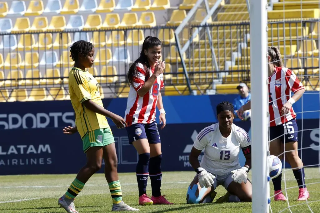 Dahiana Bogarín anota en goleada de Paraguay sobre Jamaica. (Foto: Martín Thomas/Santiago 2023 vía Photosport)