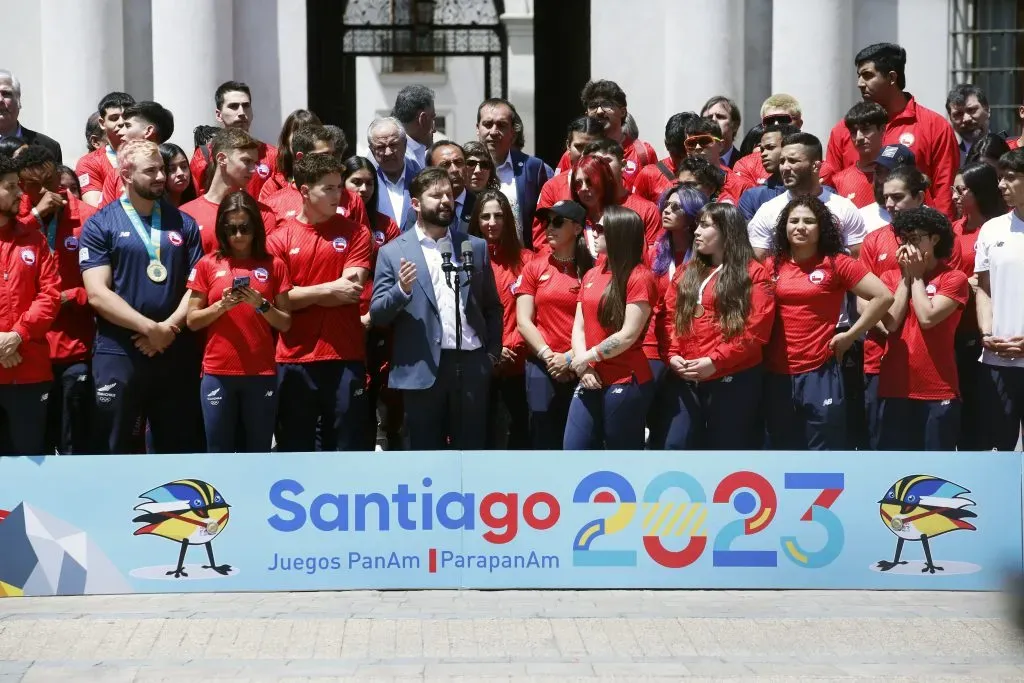 El Presidente Gabriel Boric recibió al Team Chile en La Moneda | Foto: Photosport