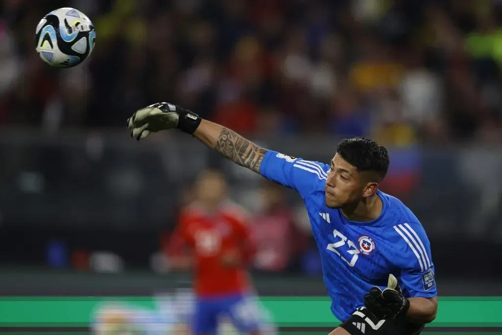 Brayan Cortés se adueñó del arco de la Roja y será titular ante Paraguay. Fuente: Photosport.