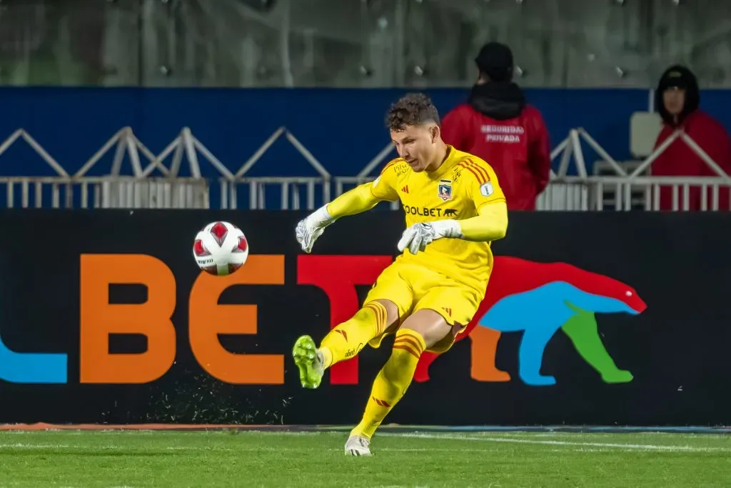 Martín Ballesteros debutó en Colo Colo en un amistoso ante River Plate en Concepción. Fuente: Guille Salazar/DaleAlbo.