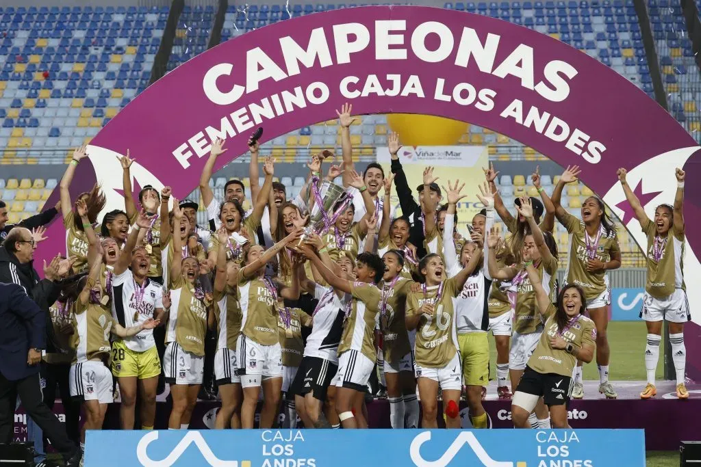 Colo Colo Femenino fue campeón en 2022 con la camiseta dorada | Foto: Photosport