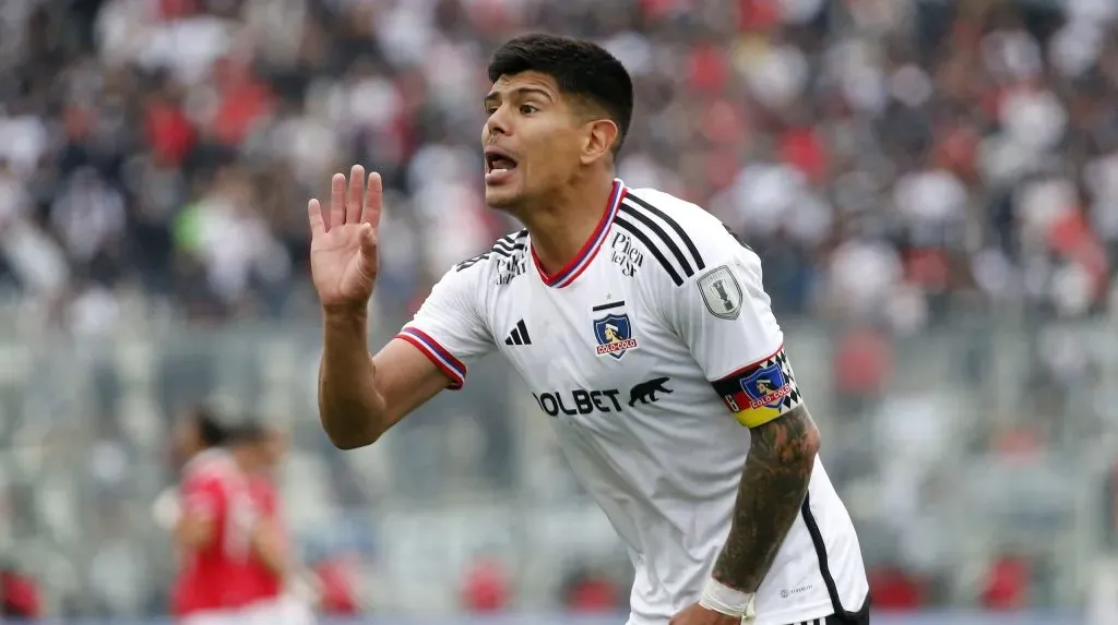 Esteban Pavez le pide a ByN que priorice el fútbol antes que los recitales