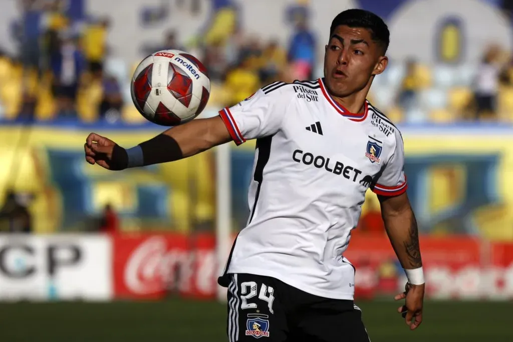 Jordhy Thompson en el partido de Colo Colo vs Everton. (Foto: Photosport)