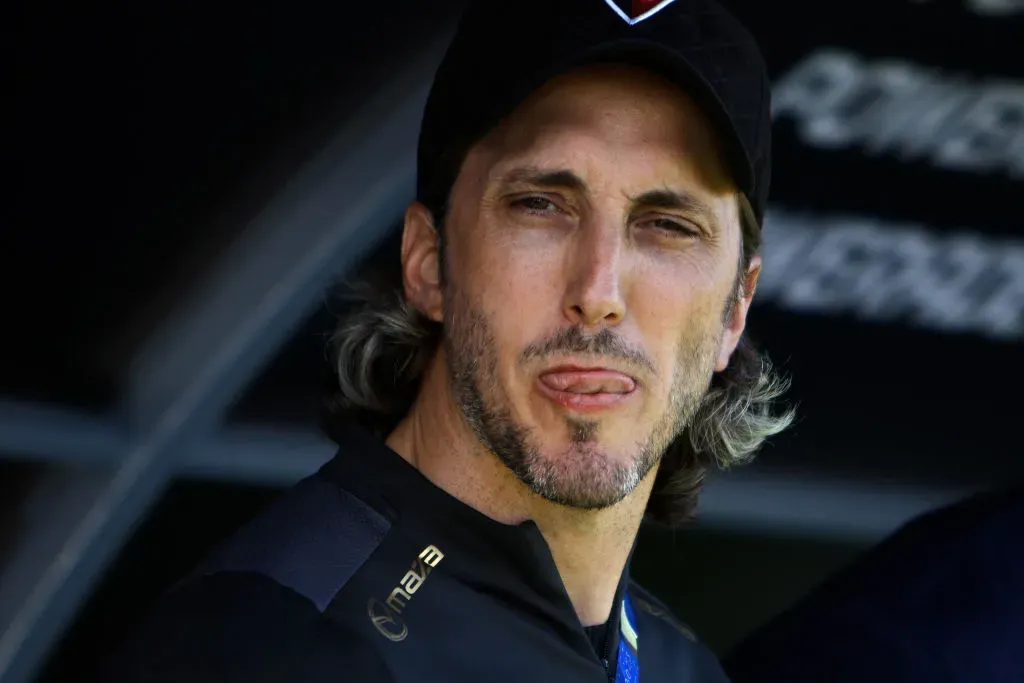 Luis Zubeldía es la principal carta de Blanco y Negro para llegar a Colo Colo. Imagen: Ernesto Ryan/Getty Images)
