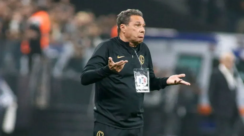 Vanderlei Luxemburgo asoma como DT de Colo Colo.