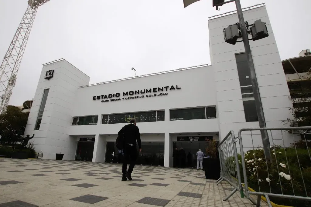 Colo Colo espera por la llegada de un DT para sumar refuerzos. (Foto: Aton Chile)