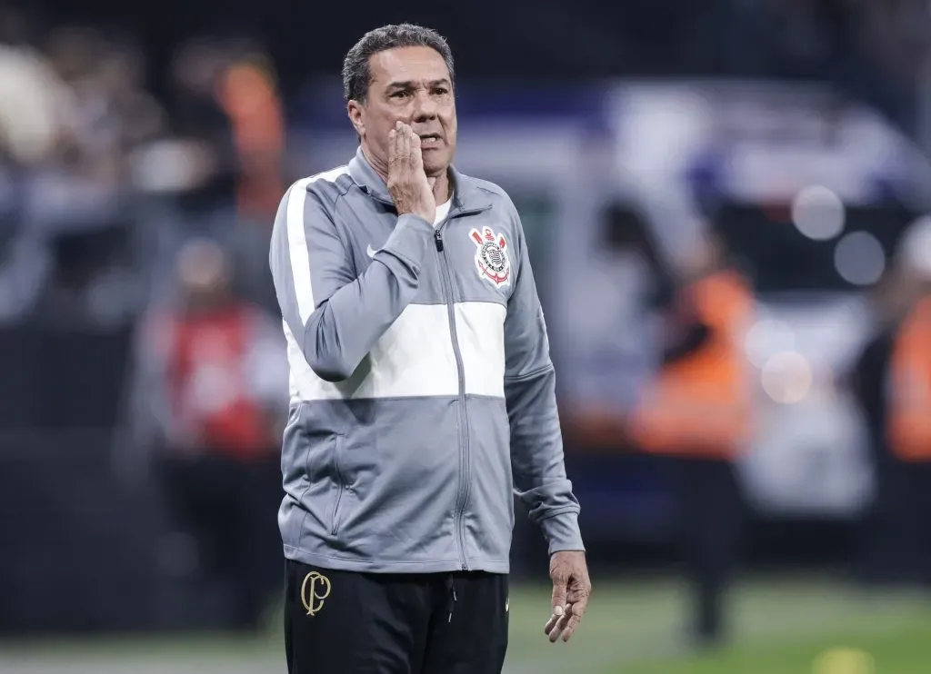 En 2023, Vanderlei Luxemburgo dirigió a Corinthians de Brasil, en donde no tuvo una buena estadía. Fuente: Getty Images.