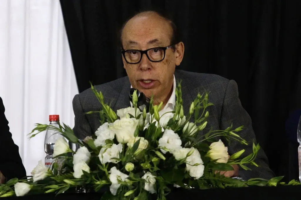 Alfredo Stohwing sacó ronchas en los hinchas de Colo Colo al asegurar que no habrá un refuerzo por línea.