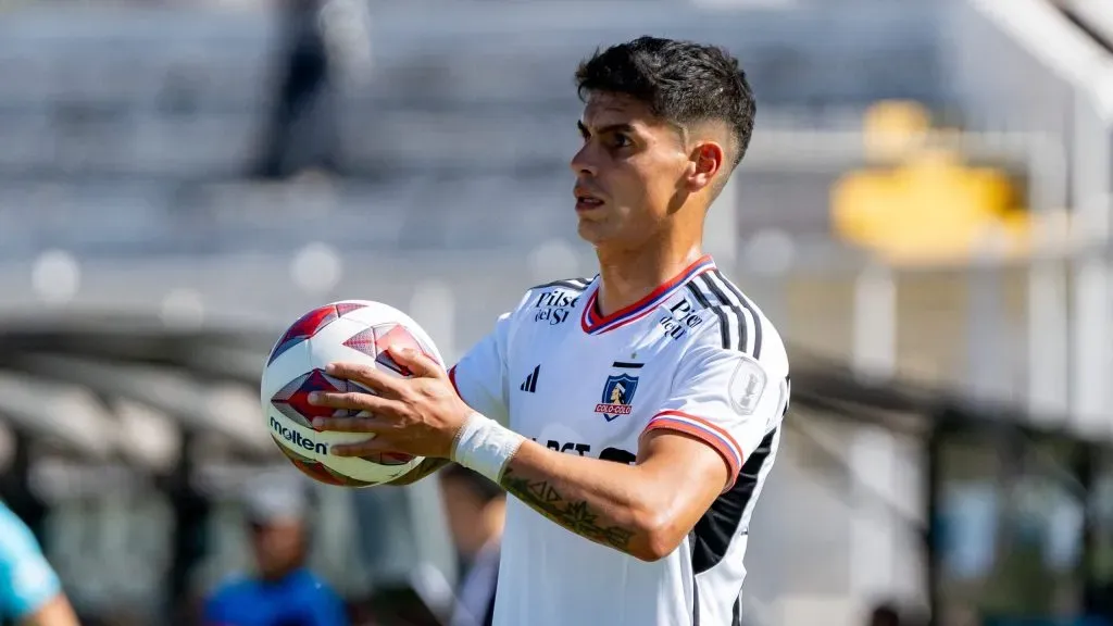 Erick Wiemberg no puede más de felicidad por seguir en Colo Colo.