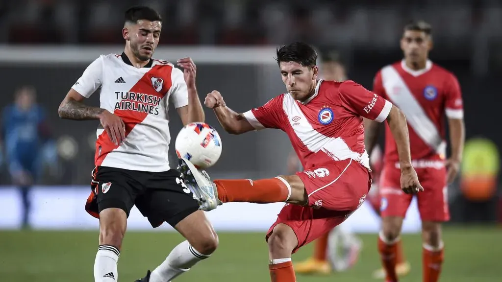 Aseguran que Almirón quiere a figura de Argentinos Juniors en Colo Colo.