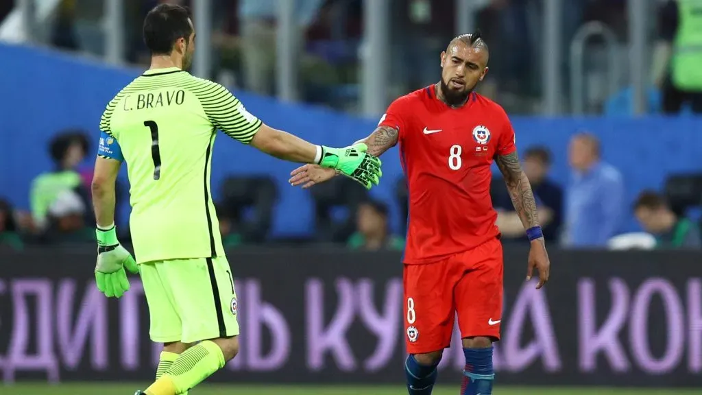 Claudio Bravo y Arturo Vidal en la Selección