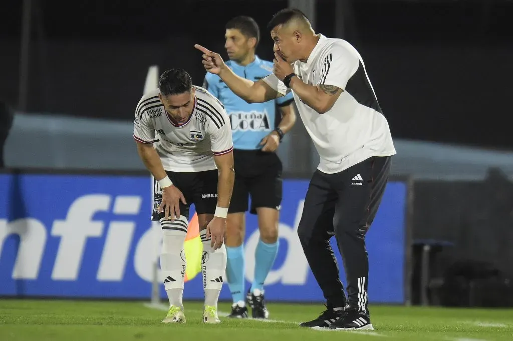 Jorge Almirón no moverá las piezas en defensa y saltará a la cancha con la archiconocida línea de cuatro compuesta por Opazo, Falcón, Saldivia y Wiemberg.