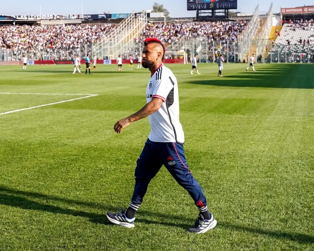 El arribo de Arturo Vidal está estancado ante la serie de piedras de tope puestas por el Bloque Vial.