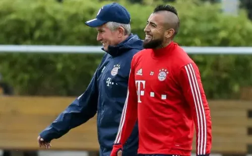 Jupp Heynckes con Arturo Vidal en el Bayern Münich.