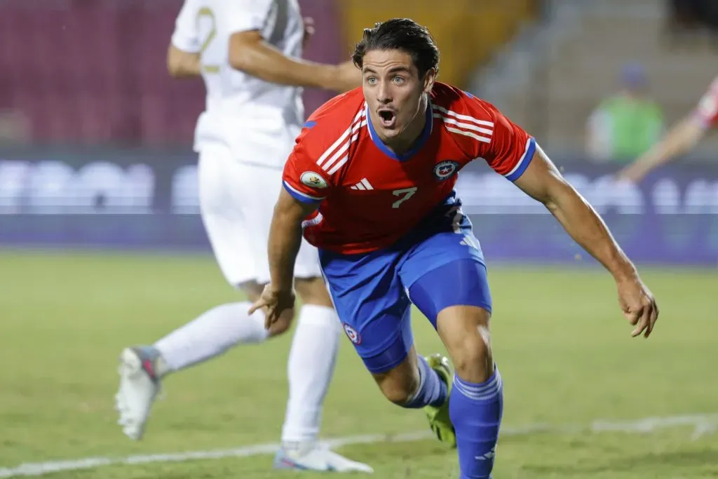 Clemente Montes marcó el 1 a 0 ante Uruguay.