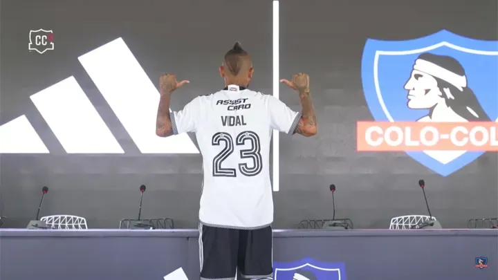 Los números de la nueva camiseta. Imagen: Captura Transmisión