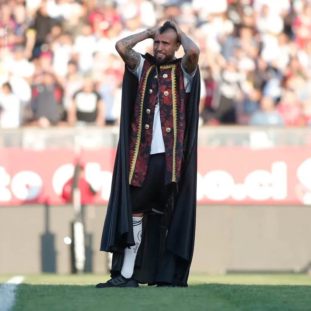 La emoción de Arturo Vidal en su bienvenida a Colo Colo. (Foto: @ColoColo)
