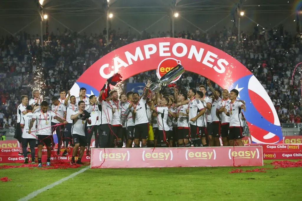 Colo Colo levantó la Copa Chile en el Tierra de Campeones de Iquique. (Foto: Photosport)