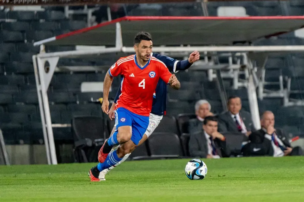 Gabriel Suazo en el partido vs Paraguay con la Selección Chilena. (Foto: Guillermo Salazar/DaleAlbo)