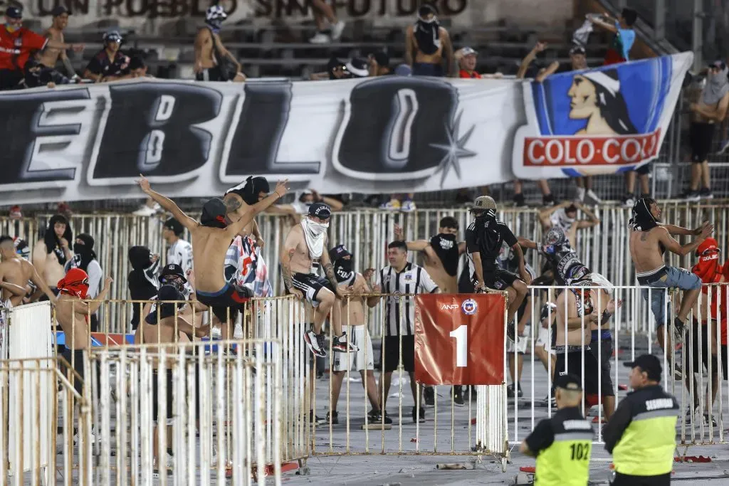 Los incidentes se tomaron la Supercopa entre el Cacique y Huachipato. Foto: Photosport.