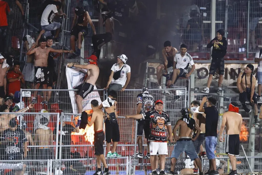 Los incidentes se tomaron la Supercopa y empañaron el gran triunfo de Colo Colo. Foto: Photosport.