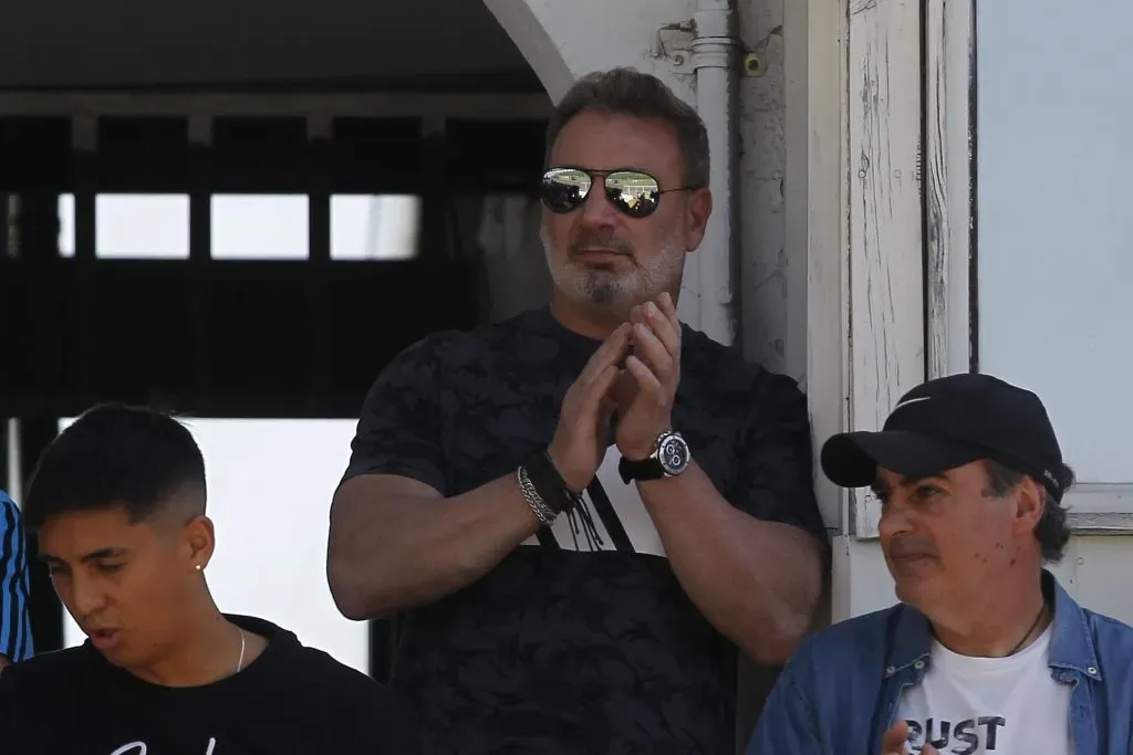 Marcelo Barticciotto viendo a su hijo Bruno en su paso por Palestino. (Foto: Photosport)