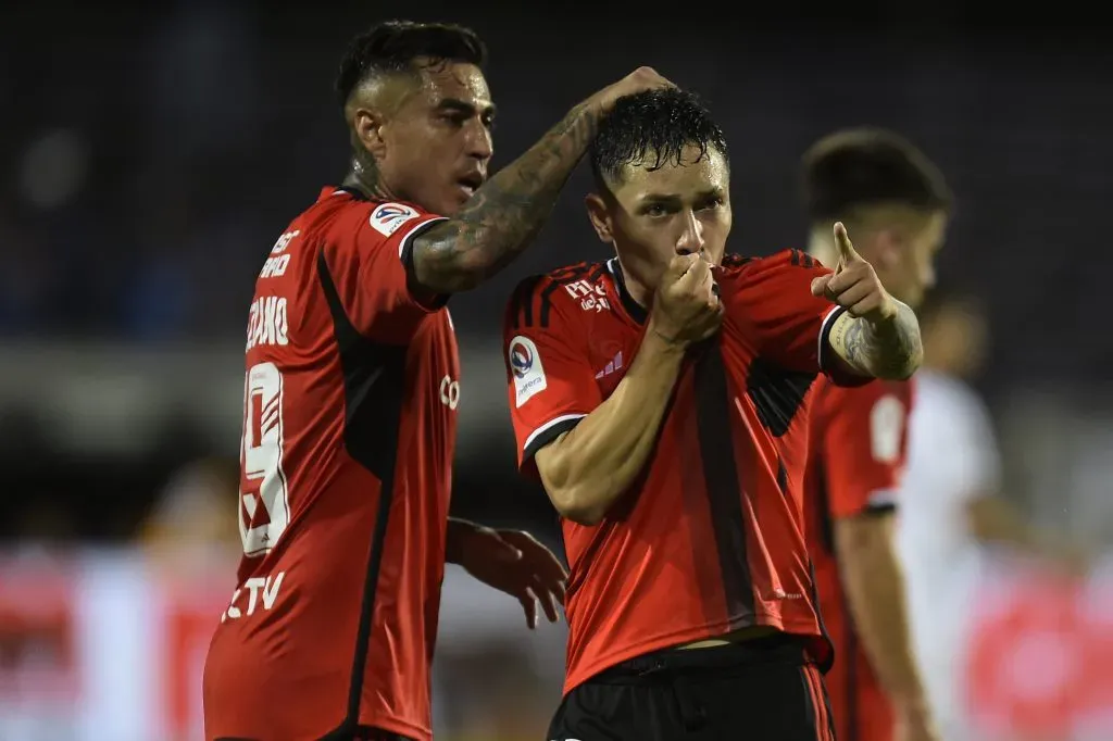 Darío Lezcano fue titular en el amistoso ante Liverpool y se matriculó con una asistencia. Foto: Photosport.