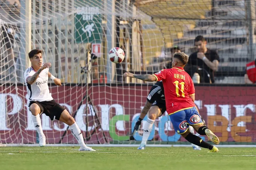 El último enfrentamiento entre Colo Colo y Unión Española fue en el Estadio Monumental. (Foto: Photosport)