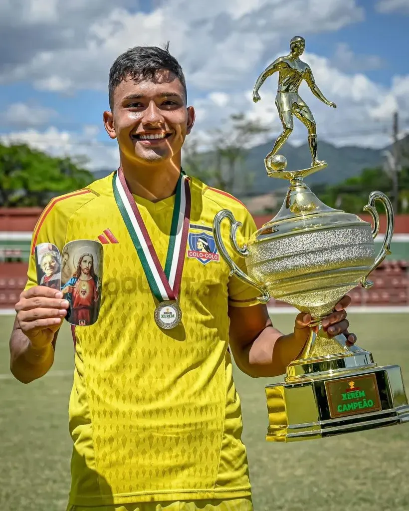 Eduardo Villanueva había sido campeón y una de las figuras en la Copa Xérem con Colo Colo. Imagen: Instagram Eduardo Villanueva