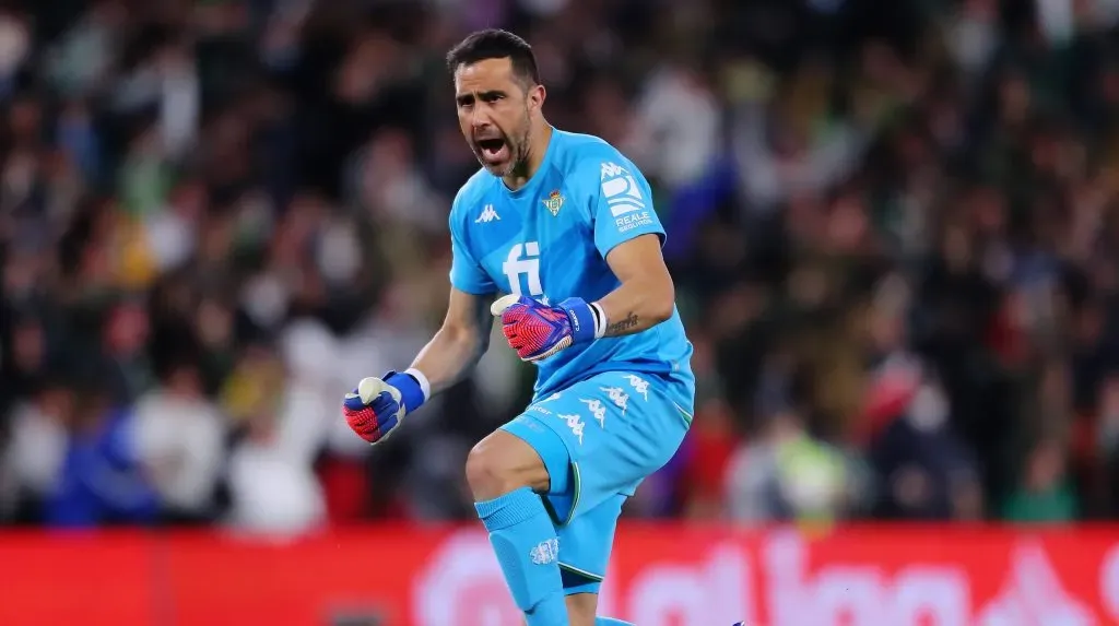 Claudio Bravo abrió las puertas del retiro.