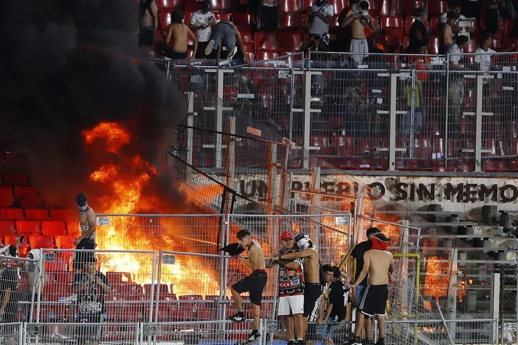 Incidentes obligaron a suspender la Supercopa. (Foto: Photosport)