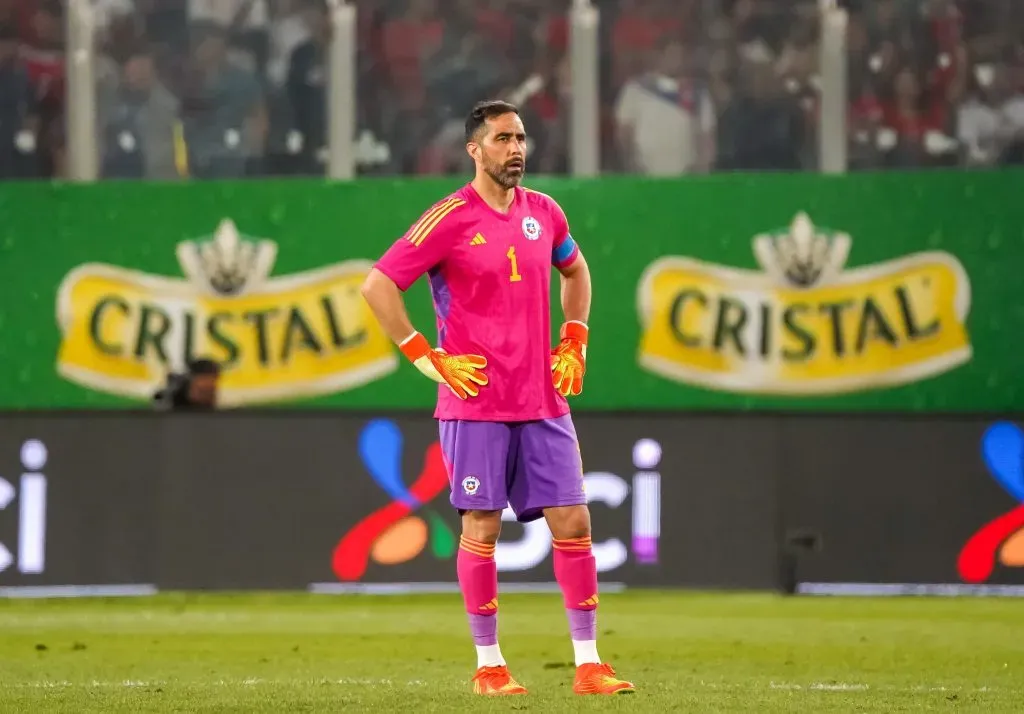 El presidente de Blanco y Negro puso en duda el regreso de Claudio Bravo a Colo Colo. Foto: Guille Salazar/DaleAlbo.