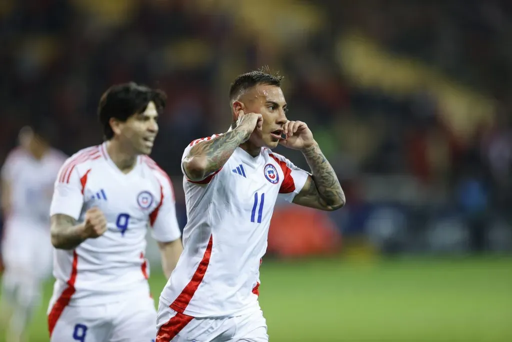 Con un potente derechazo, Eduardo Vargas marcó el 1 a 0 para la Roja ante Albania. Foto: Photosport.