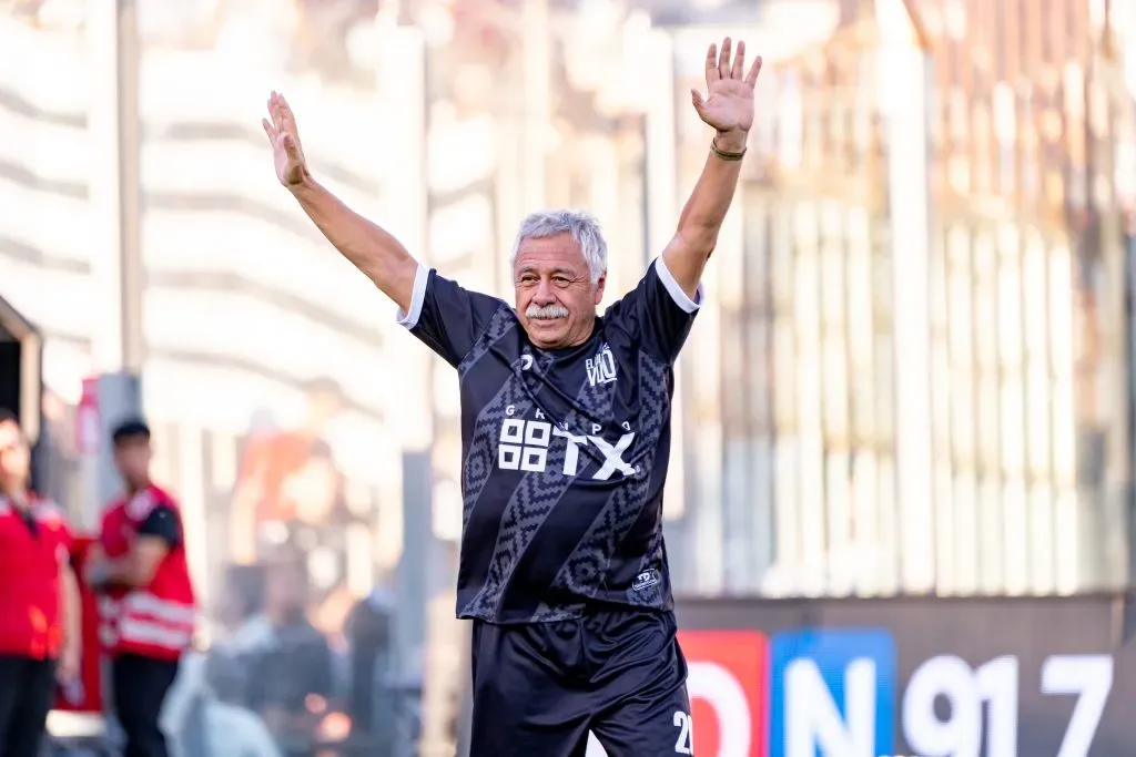 Caszely estuvo presente en la despedida del Pájaro Valdés | Foto: Guille Salazar, DaleAlbo