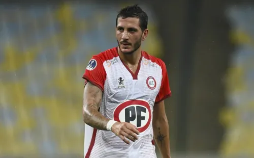 Gonzalo Castellani defendiendo a Unión La Calera ante Fluminense en el Maracaná. Imagen: Celso Pupo/Fotoarena