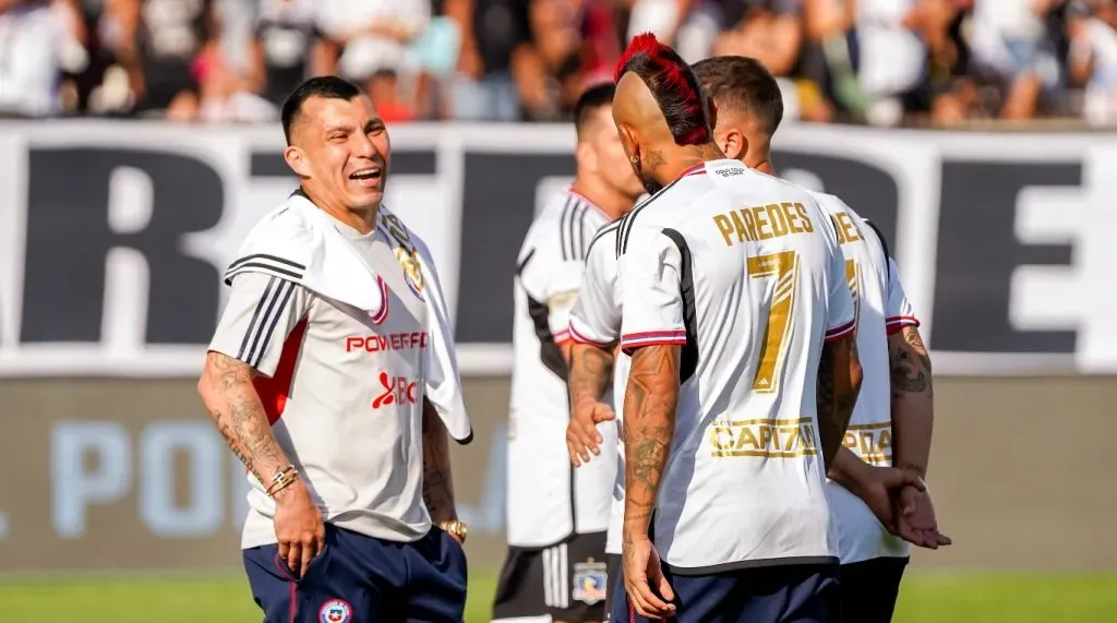 Medel y Vidal en la despedida de Esteban Paredes