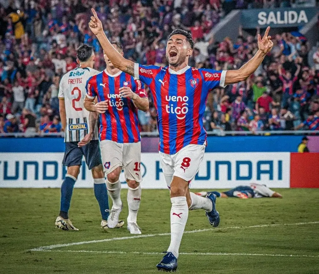 Cerro Porteño venció en el último suspiro a Alianza Lima con anotación de Federico Carrizo.