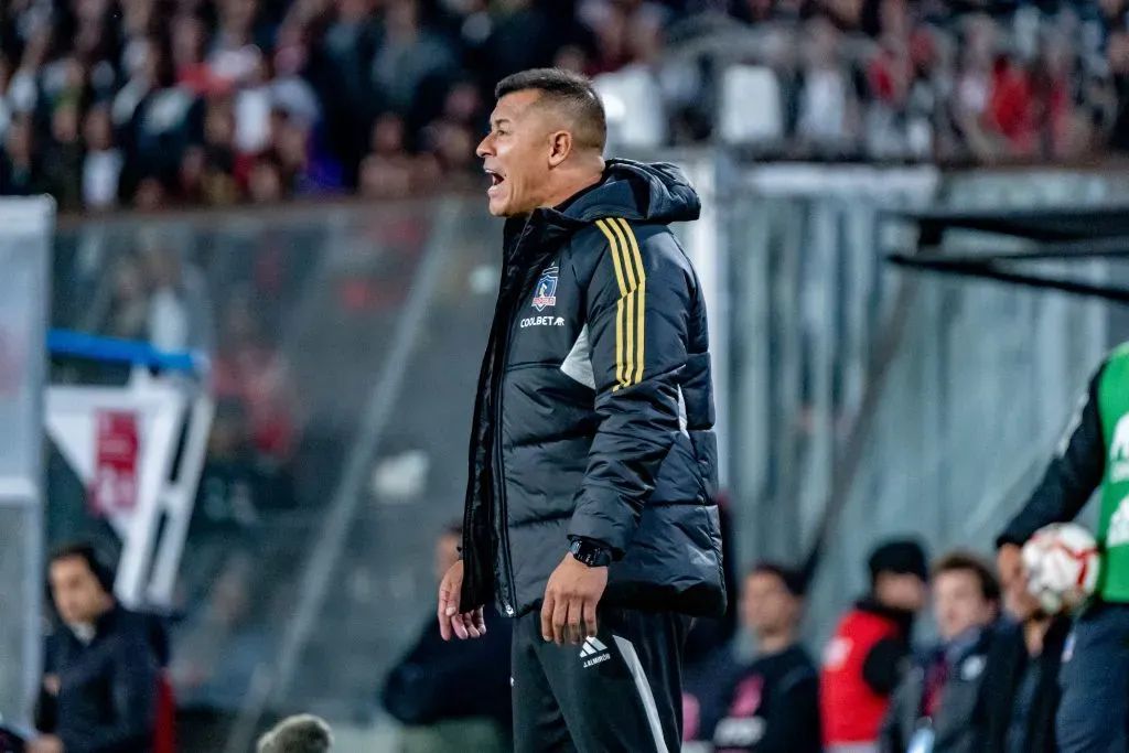 Gustavo Quinteros pidió paciencia por Jorge Almirón en Colo Colo. Imagen: Guille Salazar/DaleAlbo