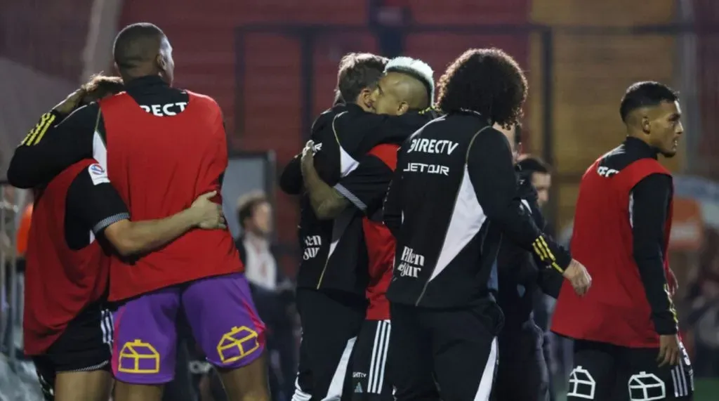 Colo Colo es pura alegría tras el triunfo ante la UC.