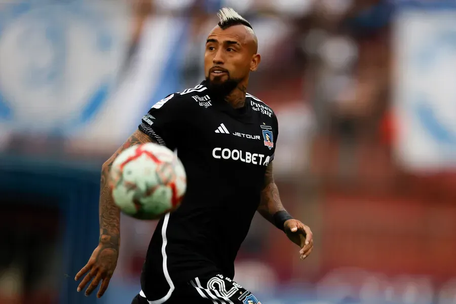 Arturo Vidal fue la gran figura de Colo Colo ante Universidad Católica. Imagen: Andres Pina/Photosport