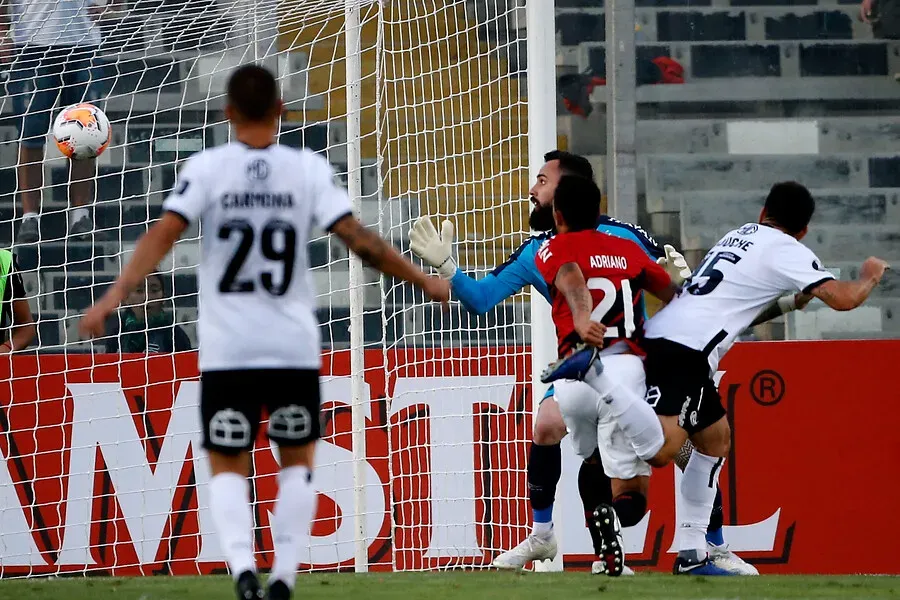 La última victoria de Colo Colo en el Estadio Monumental ante un rival brasileño por Copa Libertadores. Imagen: Andres Pina/Photosport
