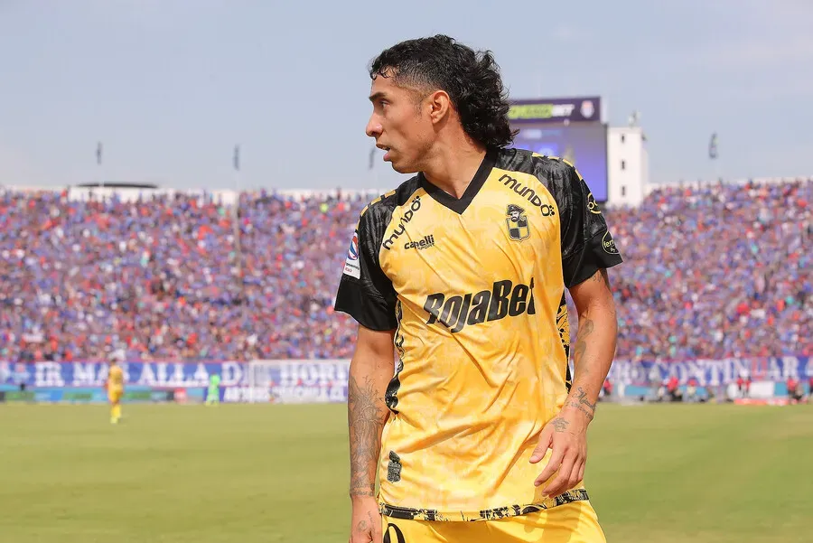 Entorno de Luciano Cabral espera por Colo Colo. Imagen: Andres Pina/Photosport