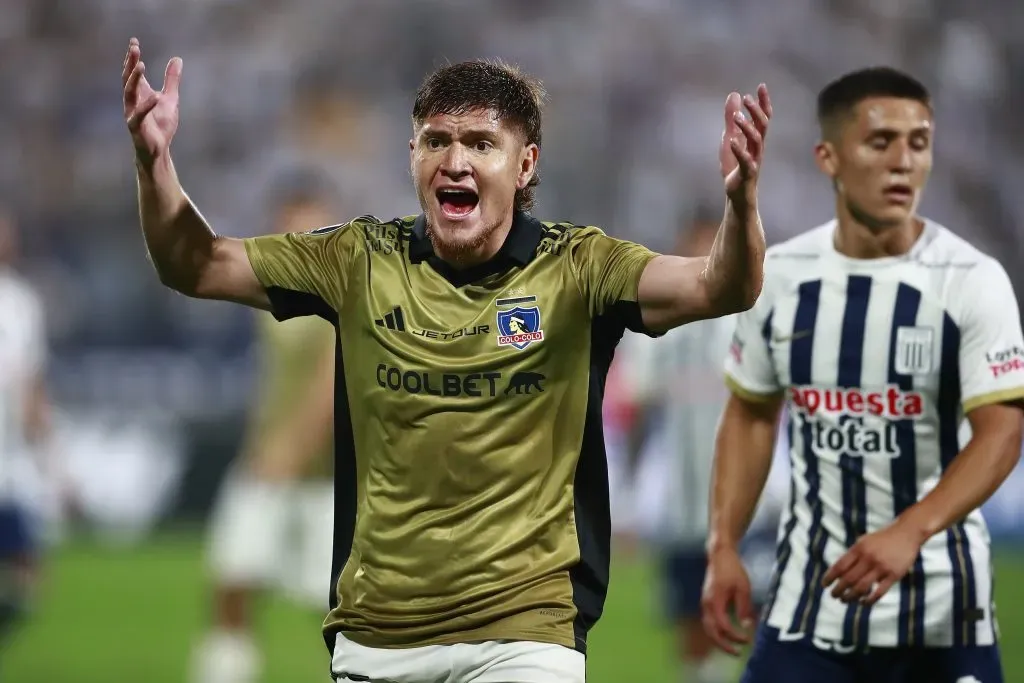 Leonardo Gil se defiende de las críticas en el Cacique.