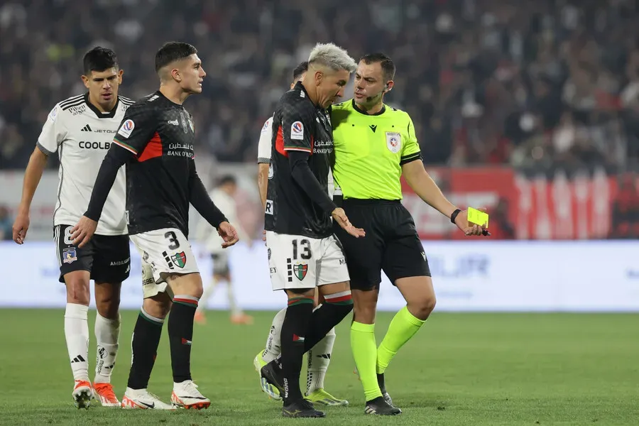 Diego Flores fue apuntado por Daniel Morón por su accionar en el duelo de Colo Colo.Imagen: Karin Pozo/Photosport