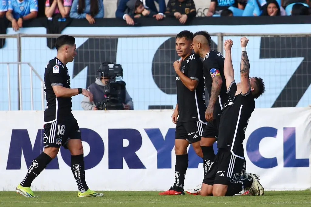 Colo Colo sacó la varita mágica y goleó categóricamente a Deportes Iquique.